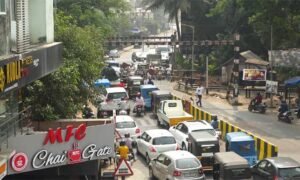 Pandeshwara-Railway-Gate