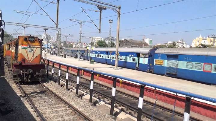 mumbai-train