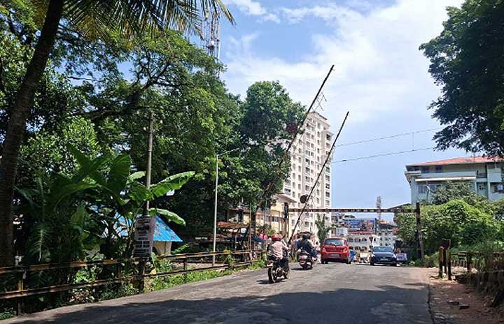 Pandeshwara-gate