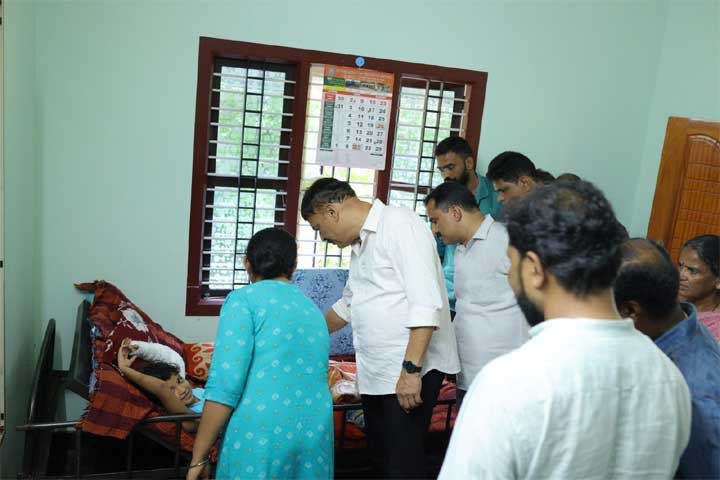 Rajesh-Naik-Hospital visit