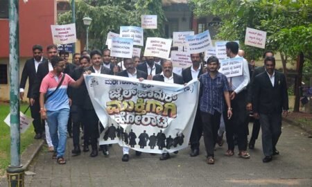 lawyers-protest